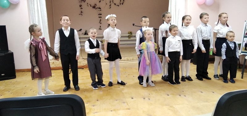 Праздник мам.